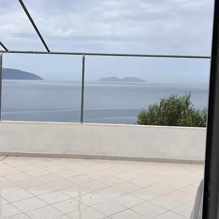 Holiday home Endry *
